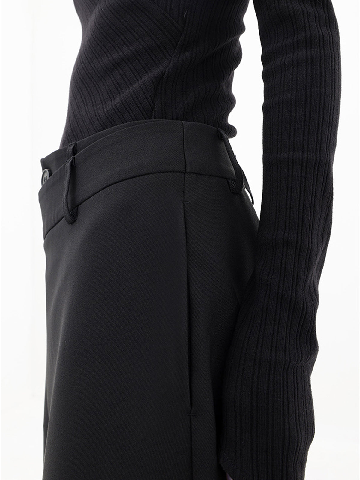 Pauline - Wide trousers with asymmetric and overlapping buttons