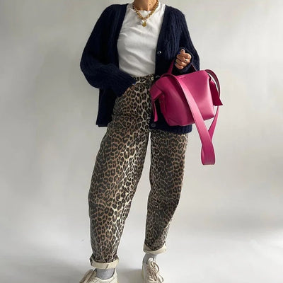 Maike - Chic jeans with leopard print