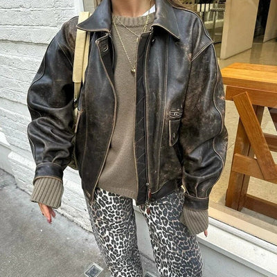 Maike - Chic jeans with leopard print